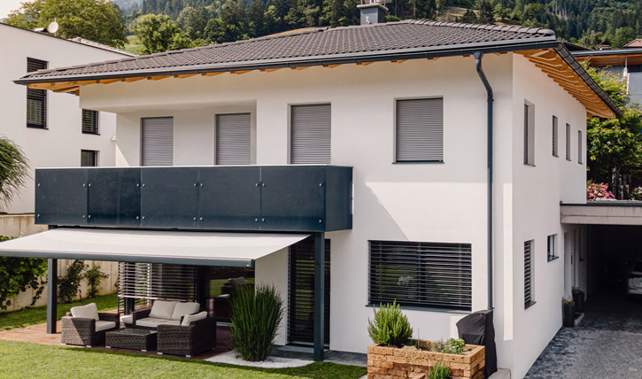 Einfamilienhaus mit Rollläden